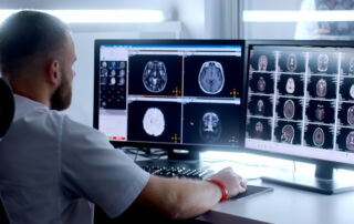 Como funciona o comando remoto na radiologia?