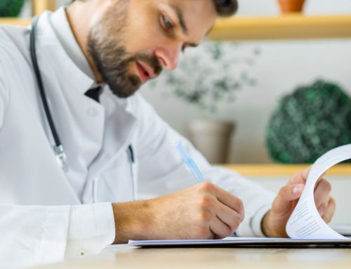 Férias, feriados e picos de demanda: como proteger sua receita com a telerradiologia